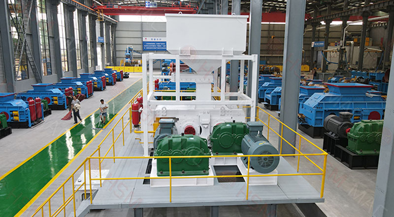 1000x600型高壓輥磨機制砂生產現場