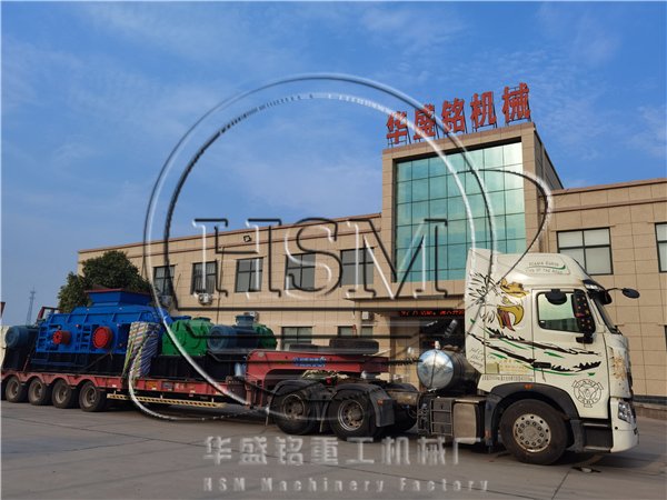 2PGY1210全液壓對輥制砂機裝車發往湖南益陽